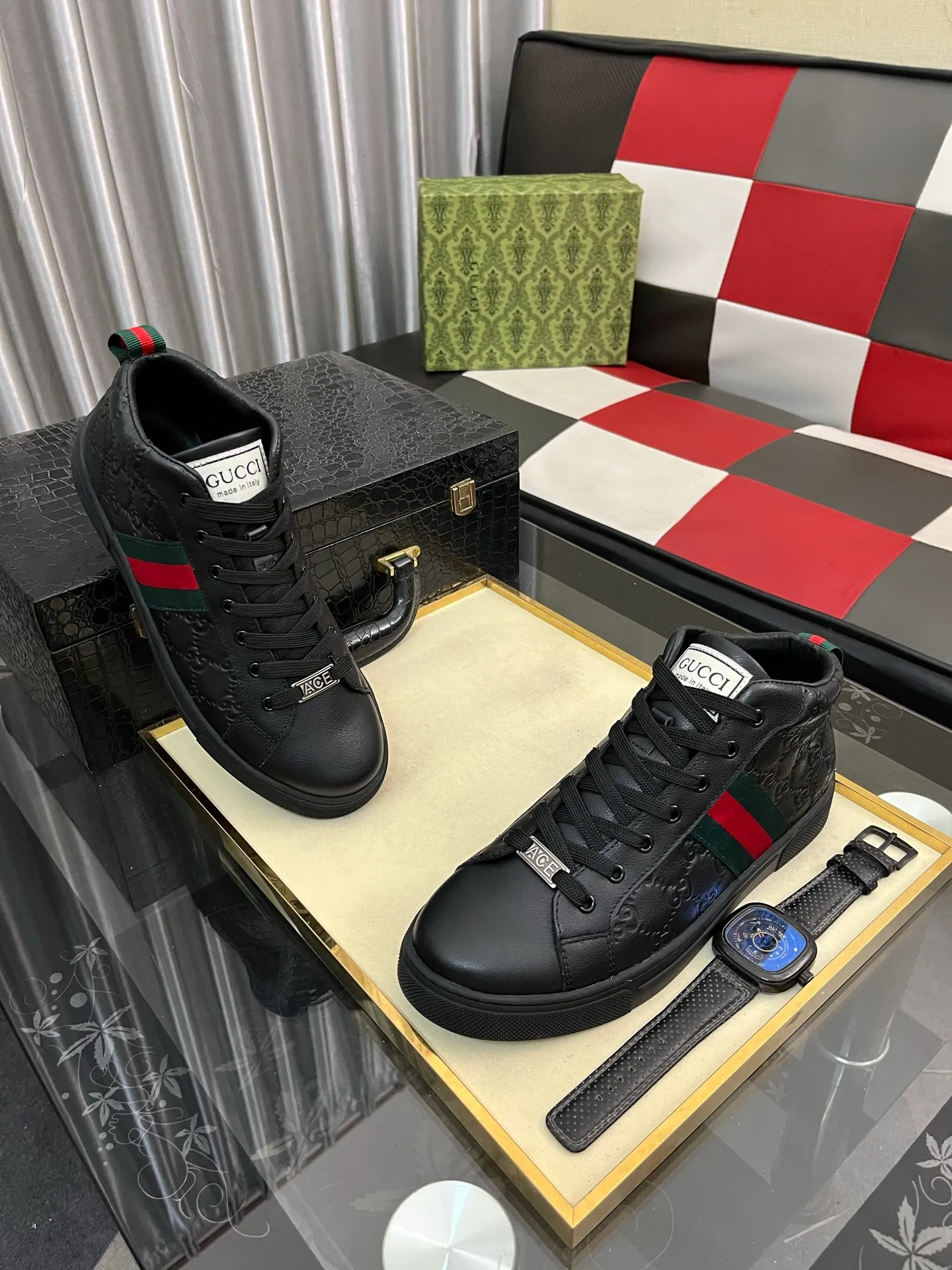 Men's shoes 💰460⌚️⌚️ 2025 new GUCCI Gucci 👊🏻 Upper 🇮🇹 imported first-layer cowhide 🇩🇪 lining imported sheepskin lining. The original outsole is molded to reflect the identity of every man, and the upper foot is elegant and stable🚶🏻🚶🏻The high-end custom counters reproduce the original version📯The shoe last remains unchanged regardless of wind and rain, and can withstand the verification of time🔍️,🔵 Size: 38-44.